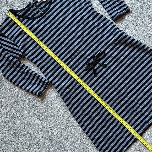 •G.H. BASS & CO.• Women’s 3/4 Sleeve Black and Grey Striped Dress - Picture 5 of 7